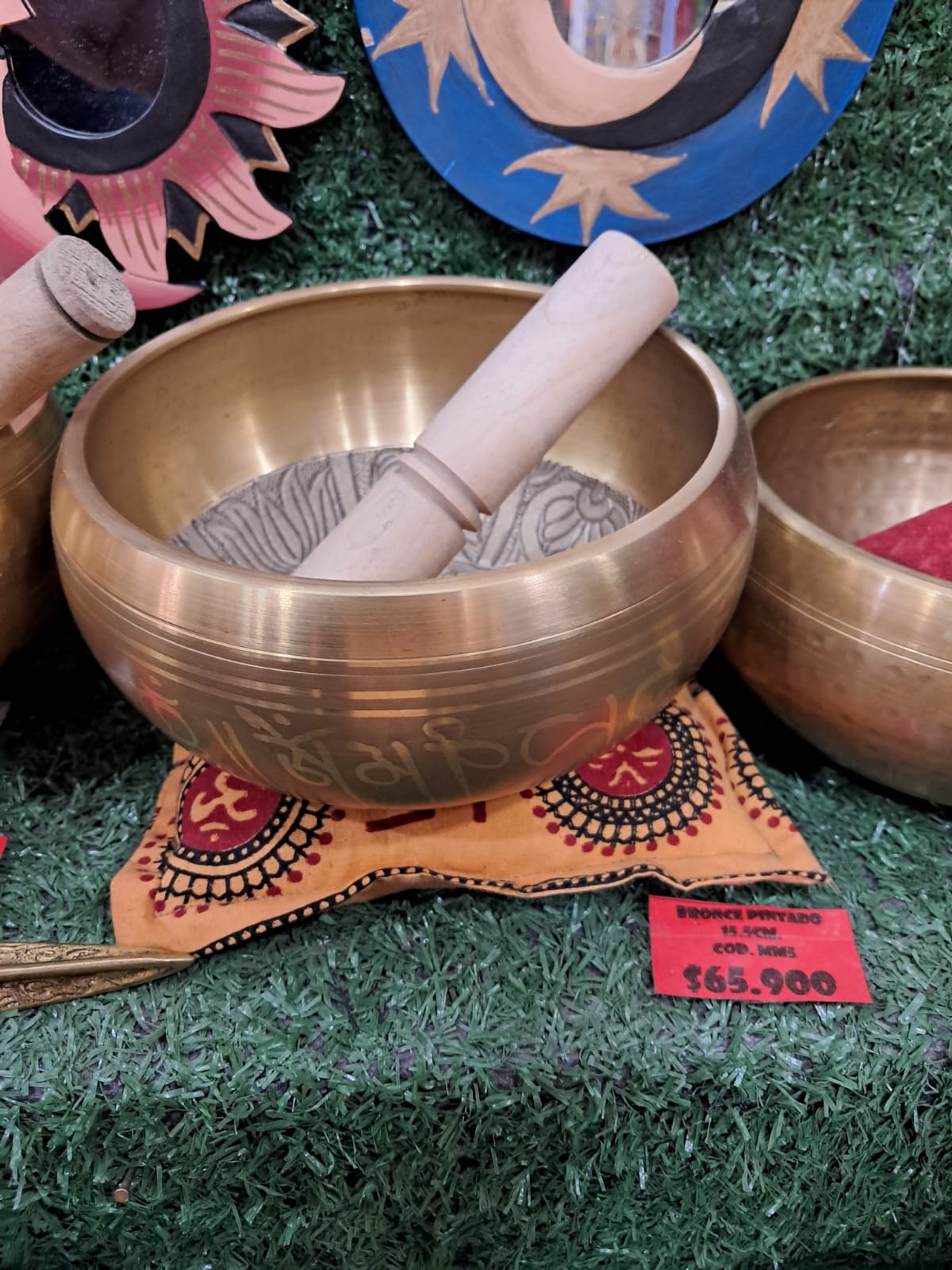 Cuenco broce pintado.