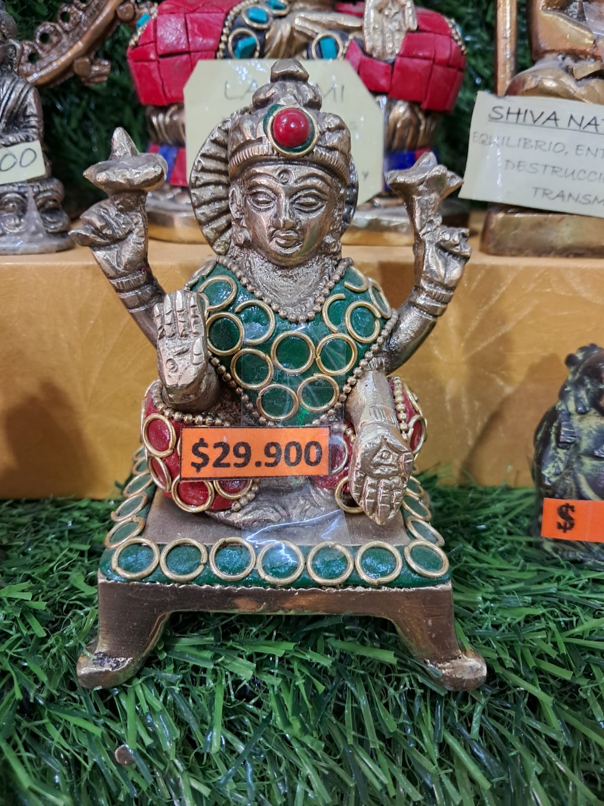 Estatuilla de la diosa hindú Lakshmi